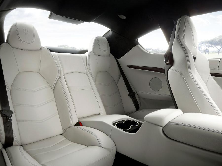  Maserati GranTurismo Sport 2012 года  (фото 20 из 37)